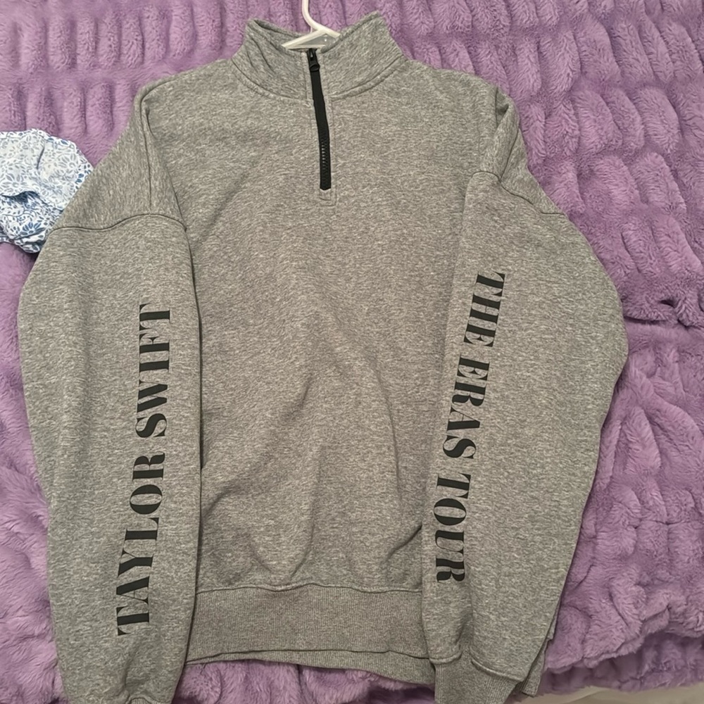 Taylor swift half zip